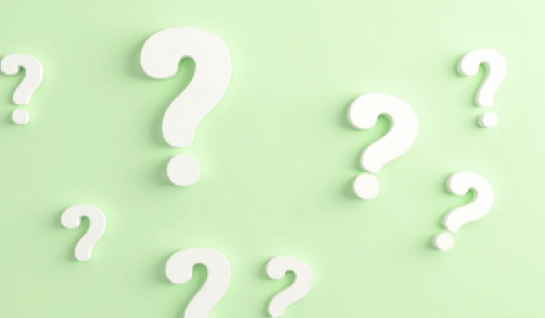 Immagine astratta con punti interrogativi e bolle di pensiero che rappresentano domande frequenti e soluzioni.